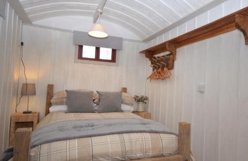 Tiverton Casa | 1 Bed in Bickleigh 53296