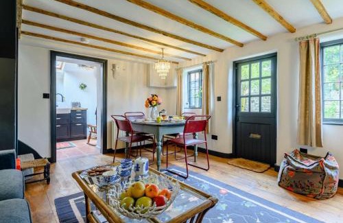 Bridport Casa | 1 Bed in Bridport 89687