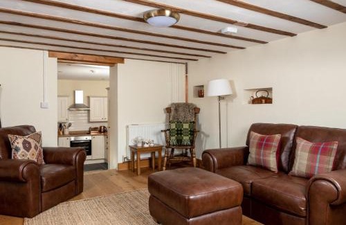 Llanfihangel Tal-y-llyn Casa | 1 Bed in Bwlch BN270
