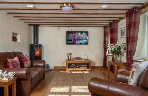 Llanfihangel Tal-y-llyn Casa | 1 Bed in Bwlch BN270