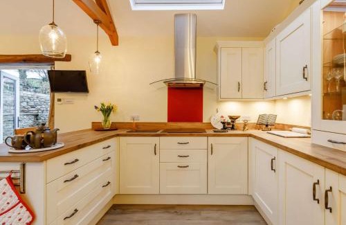 Eleighwater Casa | 1 Bed in Chard 91135
