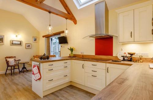Eleighwater Casa | 1 Bed in Chard 91135