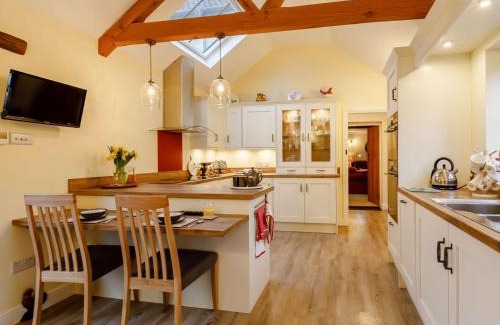 Eleighwater Casa | 1 Bed in Chard 91135
