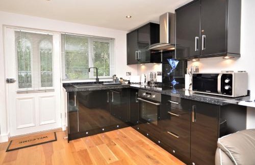 Stenalees Casa | 1 Bed in Charlestown 53680