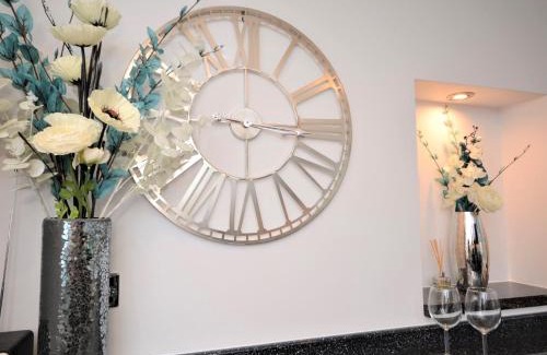 Stenalees Casa | 1 Bed in Charlestown 53680