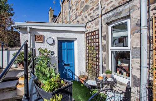 Cullen Casa | 1 Bed in Cullen 94536