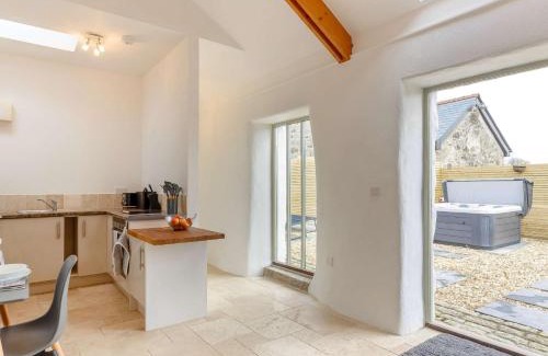 Redruth Casa | 1 Bed in Falmouth 85826