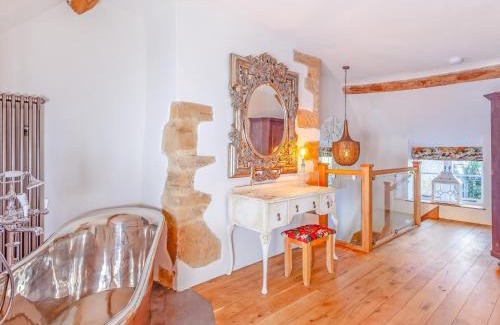 Montacute Casa | 1 Bed in Montacute 93149
