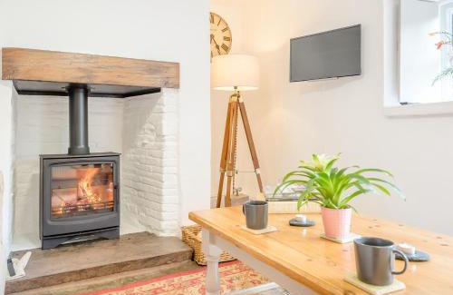 Longtown Casa | 1 Bed in Newton St Margarets 93134