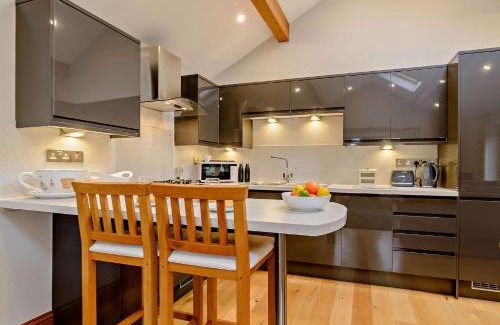 Halifax Casa | 1 Bed in Sowerby Bridge 90213