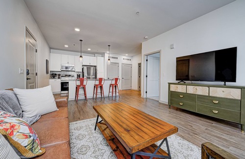 Zionsville Apartamento | 1 BED - KING BED - POOL - ZIONSVILLE SCHOOLS