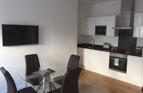 Plymouth Apartamento | 1 Bed- Mess Deck by Pureserviced