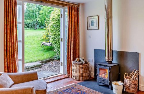 Llanfihangel Tal-y-llyn Casa | 1 bed property in Pennorth Brecon Beacons BN157