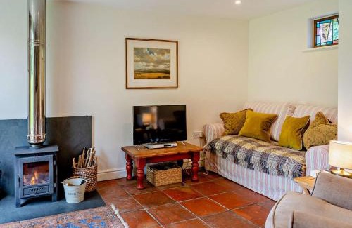Llanfihangel Tal-y-llyn Casa | 1 bed property in Pennorth Brecon Beacons BN157