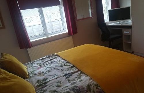 Peacehaven Apartamento | 1-Bed Seaside Retreat - Sleeps 2 Parking & Garden