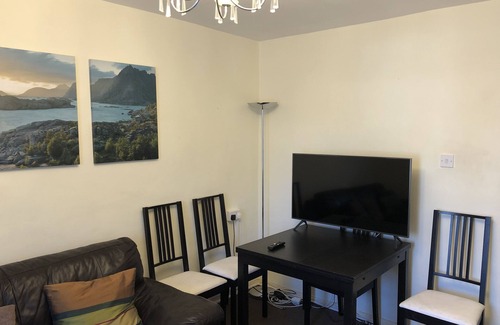 Roehampton Apartamento | 1 Bed-sleeps 4-free Parking-15 Min to Putney