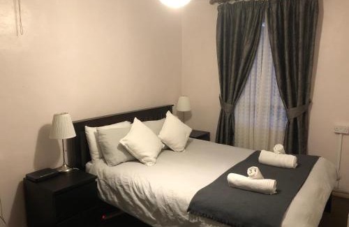 West Putney Apartamento | 1 Bed-Sleeps 4-Free Parking-15 Min to Putney