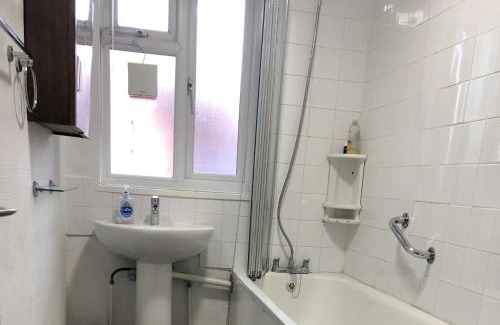 West Putney Apartamento | 1 Bed-Sleeps 4-Free Parking-15 Min to Putney