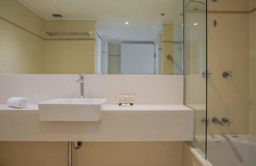 Chatswood Apartamento | 1-Bed with Gym, Pool, Sauna and Close to Trains DUPLICATE