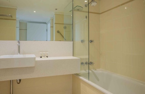 Chatswood Apartamento | 1-Bed with Gym, Pool, Sauna and Close to Trains DUPLICATE