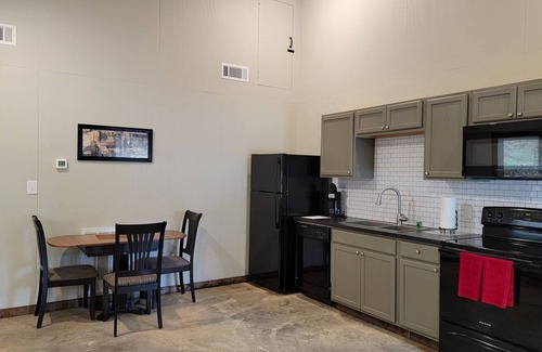 Tyler Apartamento | 1 bedroom, 1 bath in a quiet setting on 40 acres