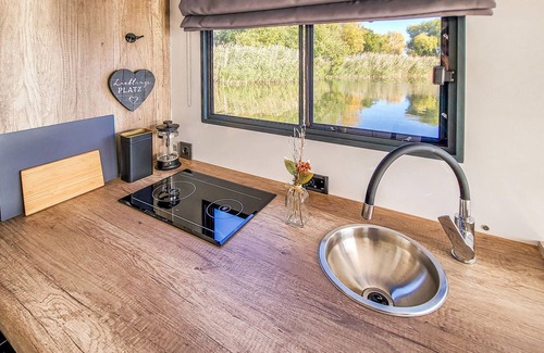 Havelsee Alquiler De Eote | Impresionante barco en Havelsee OT Kützkow con cocina