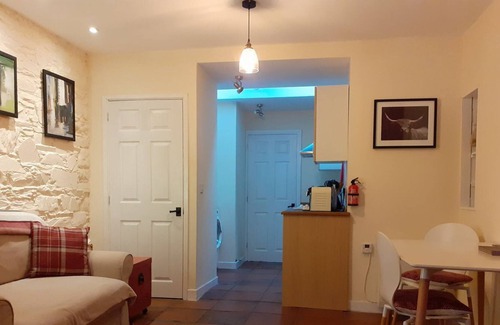 Newton Stewart Cabaña | 1 bedroom accommodation in Kirkinner, near Wigtown