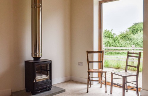 Waterlooville Cabaña | 1 bedroom accommodation in Hambledon, South Downs National Park