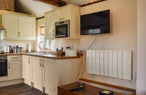 Patrixbourne Cabaña | 1 bedroom accommodation in Pett Bottom, near Canterbury