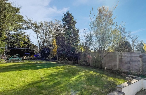 Carshalton South and Clockhouse Cabaña | 1 bedroom accommodation in Carshalton