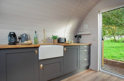 Christchurch Cabaña | 1 bedroom accommodation in Knowstone