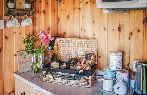 Christchurch Cabaña | 1 bedroom accommodation in Tiverton