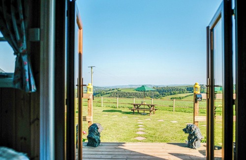 Christchurch Cabaña | 1 bedroom accommodation in Tiverton