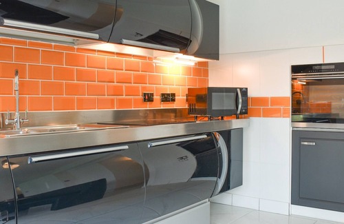 Ewenny Cabaña | 1 bedroom accommodation in Ewenny, near Bridgend