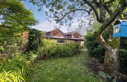 Corsham Cabaña | 1 bedroom accommodation in Neston, near Corsham