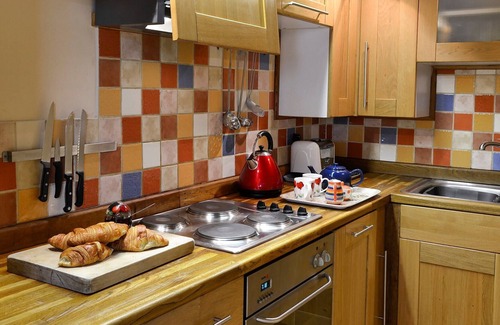 Penycae Cabaña | 1 bedroom accommodation in Pen-y-Cae, near Ruabon