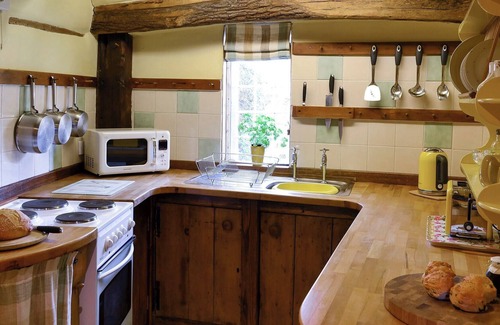 Penycae Cabaña | 1 bedroom accommodation in Pen-y-Cae, near Ruabon