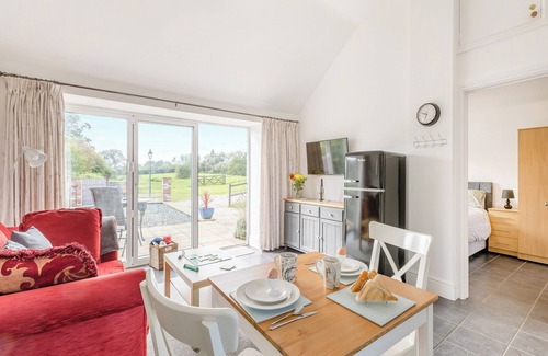 Crewkerne Cabaña | 1 bedroom accommodation in Hewish