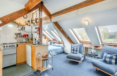 Bardsley Cabaña | 1 bedroom accommodation in Westerhill, near Ashton-under-Lyne