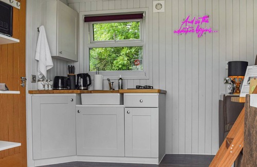Wesham Cabaña | 1 bedroom accommodation in Singleton, near Poulton-Le-Fylde