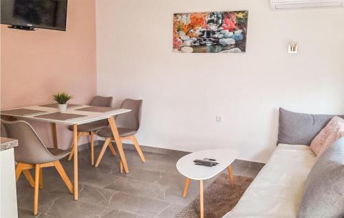 Licko Lesce Casa | 1 Bedroom Amazing Home In Licko Lesce