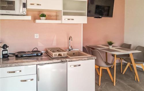Licko Lesce Casa | 1 Bedroom Amazing Home In Licko Lesce