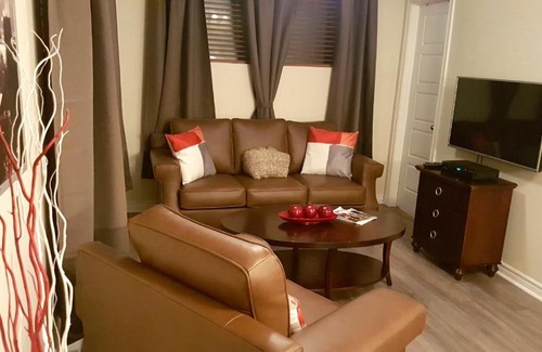 Downtown Gatineau Apartamento | 1-Bedroom Apartment Sweet #8 by Amazing Property Rentals