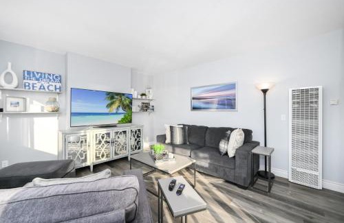 Balboa Peninsula Casa | 1 Bedroom Apartment in the back of our Oceanfront Home