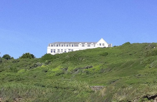 Coverack Apartamento | Apartamento de 1 dormitorio con impresionantes vistas al mar, jardines privados y cancha de tenis