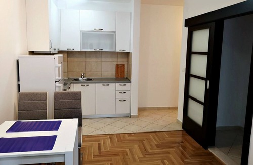 Podmaine Apartamento | Apartamento de 1 dormitorio con vista al parque "Podmaine 18"