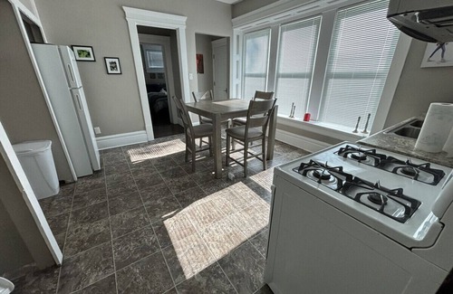 Highland Square Apartamento | 1 bedroom Apt in Central Akron
