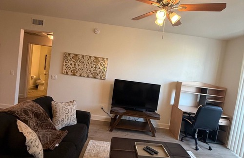 Panorama City Apartamento | 1-bedroom apt. in fabulous Los Angeles/San Fernando Valley easy Fwy's access