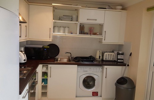 Grays Apartamento | 1 DORMITORIO DISPONIBLE EN UN PISO DE 2 CAMAS