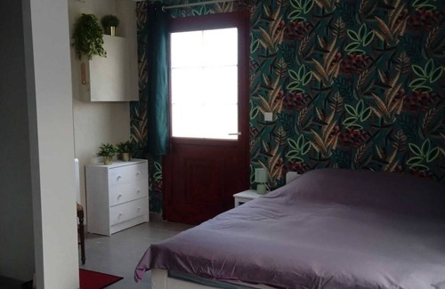Thorigny-sur-Oreuse Cama Y Desayuno | 1 Bedroom Bed & breakfast in THORIGNY-SUR-OREUSE